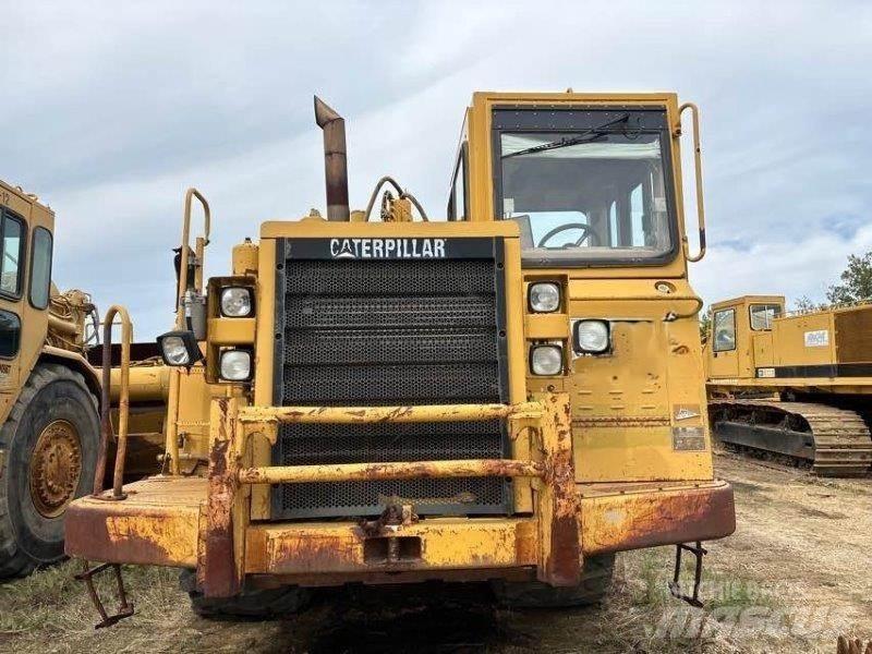 CAT 621F Strgalci