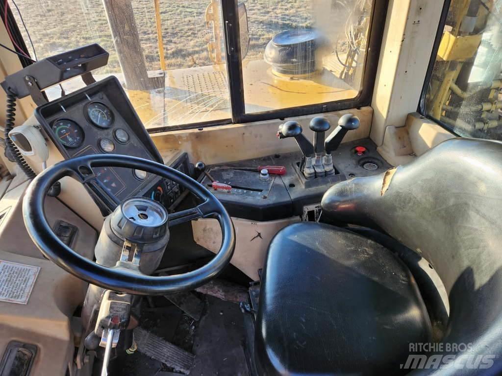 CAT 621F Strgalci