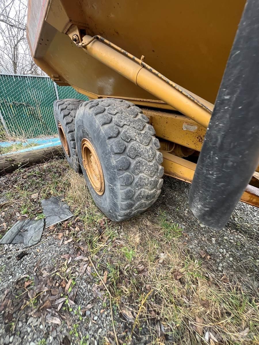 CAT 730 Zglobni demperji