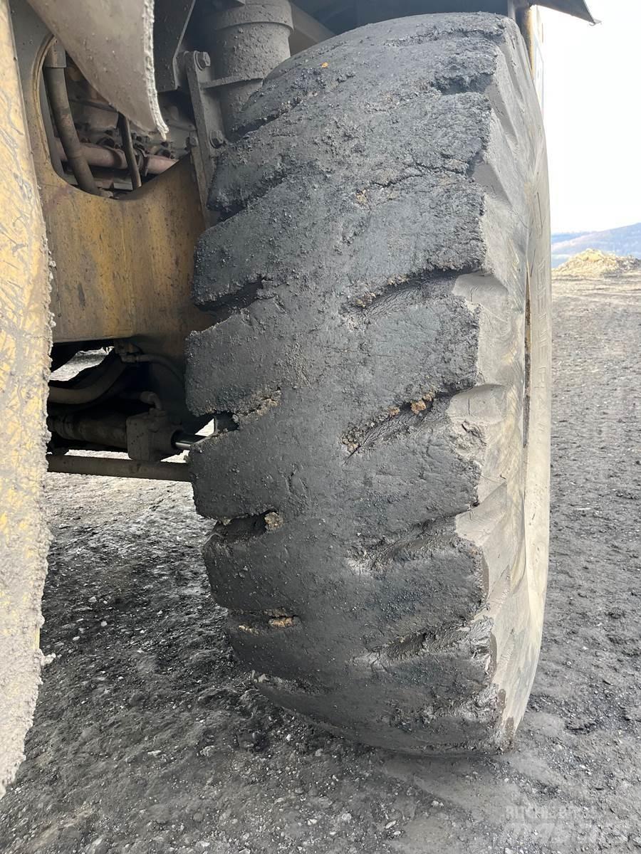 CAT 773B Zglobni demperji
