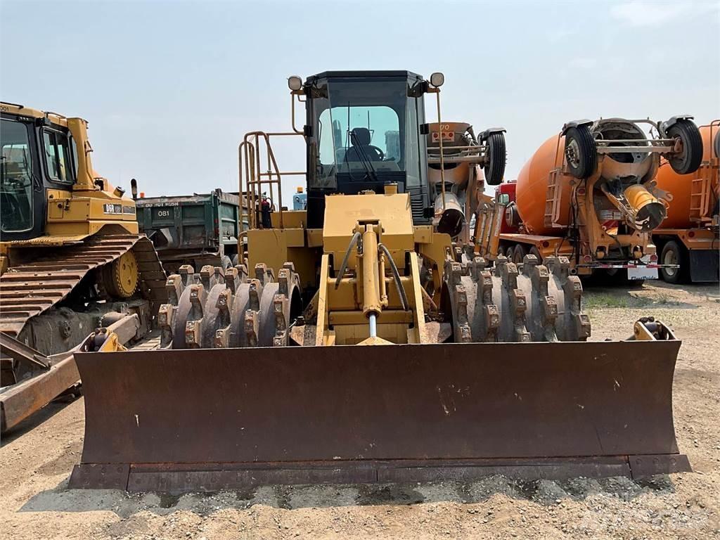 CAT 815F Kompaktorji tal