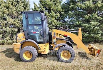 CAT 903D Kolesni nakladalci