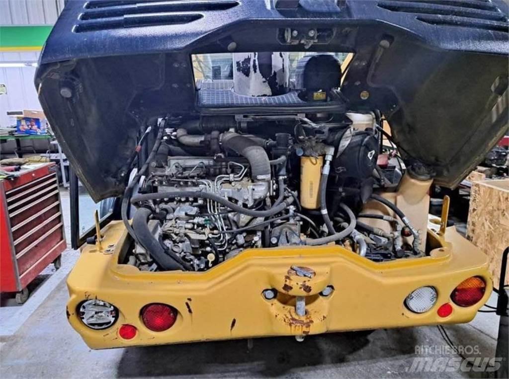 CAT 906H Kolesni nakladalci