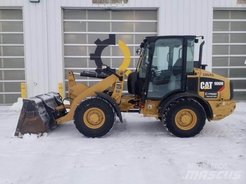CAT 906M Kolesni nakladalci