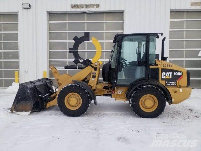 CAT 906M Kolesni nakladalci