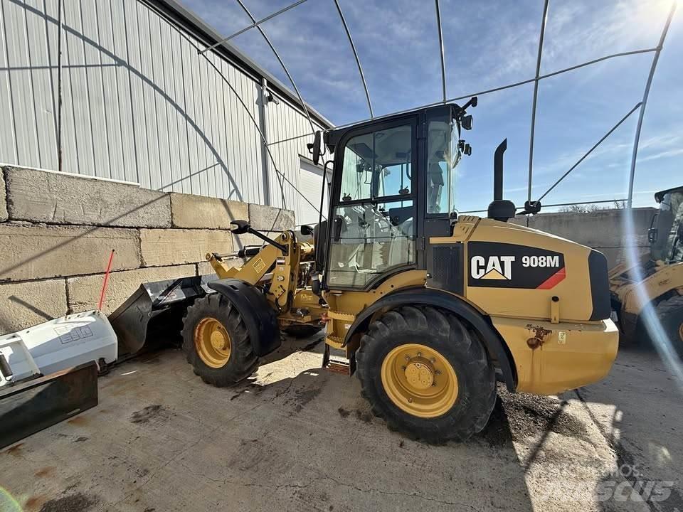 CAT 908M Kolesni nakladalci