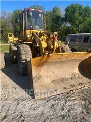 CAT 916 Kolesni nakladalci