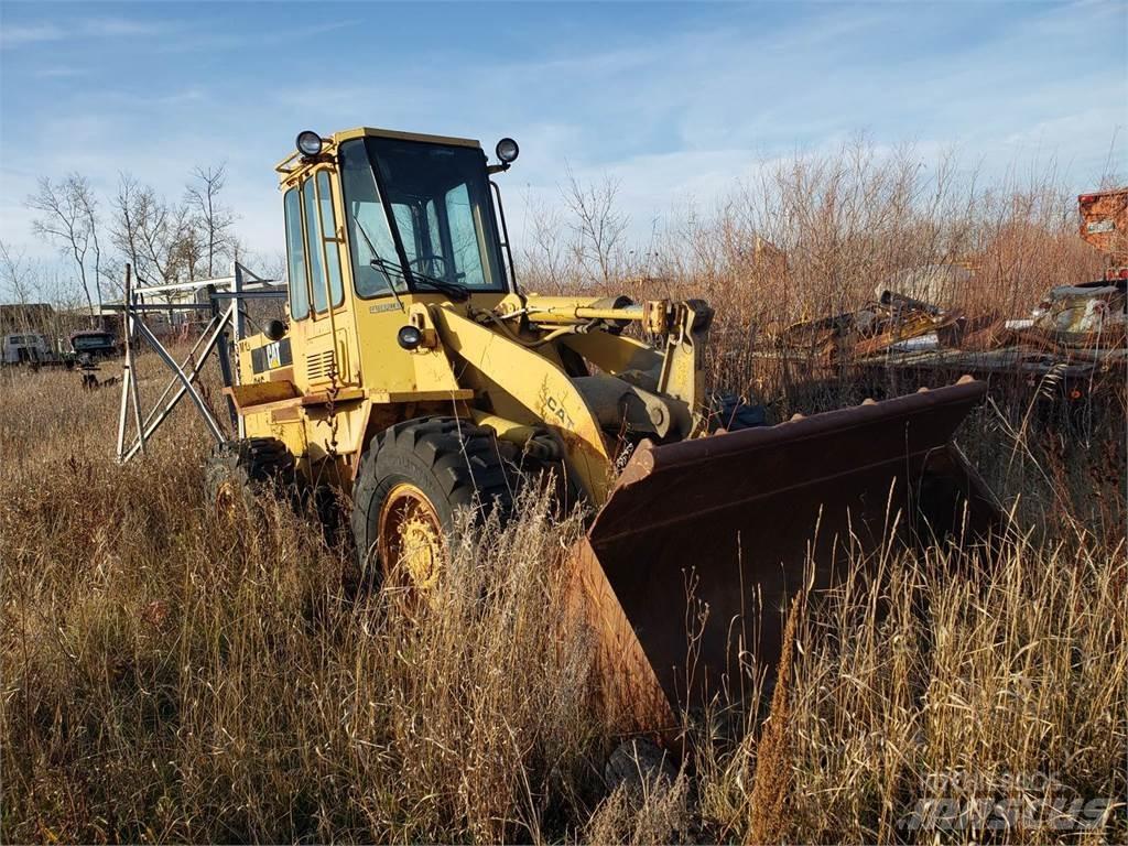 CAT 916 Kolesni nakladalci