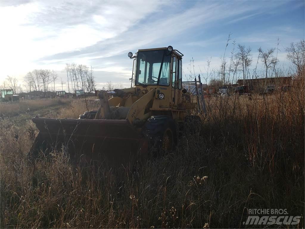 CAT 916 Kolesni nakladalci