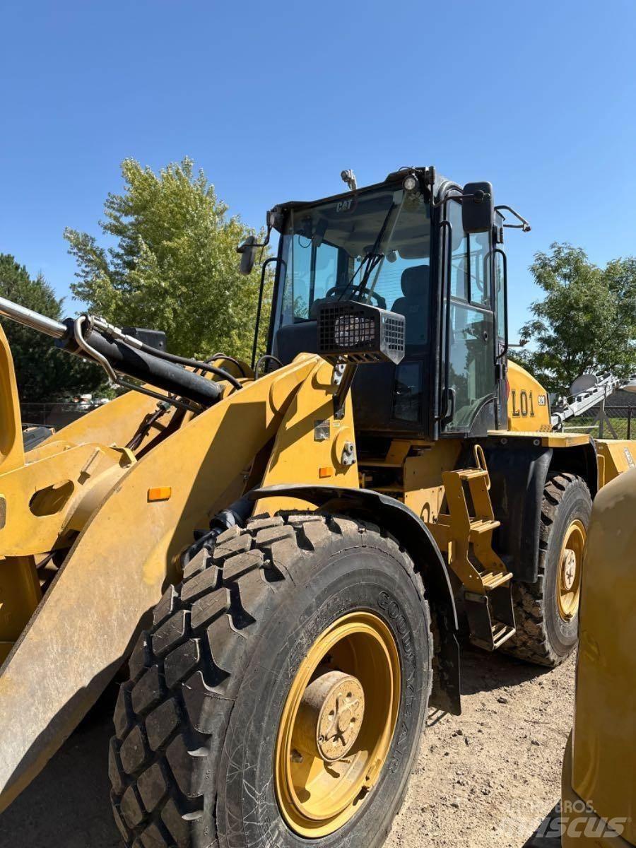 CAT 920 Kolesni nakladalci