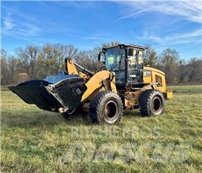CAT 924K Kolesni nakladalci