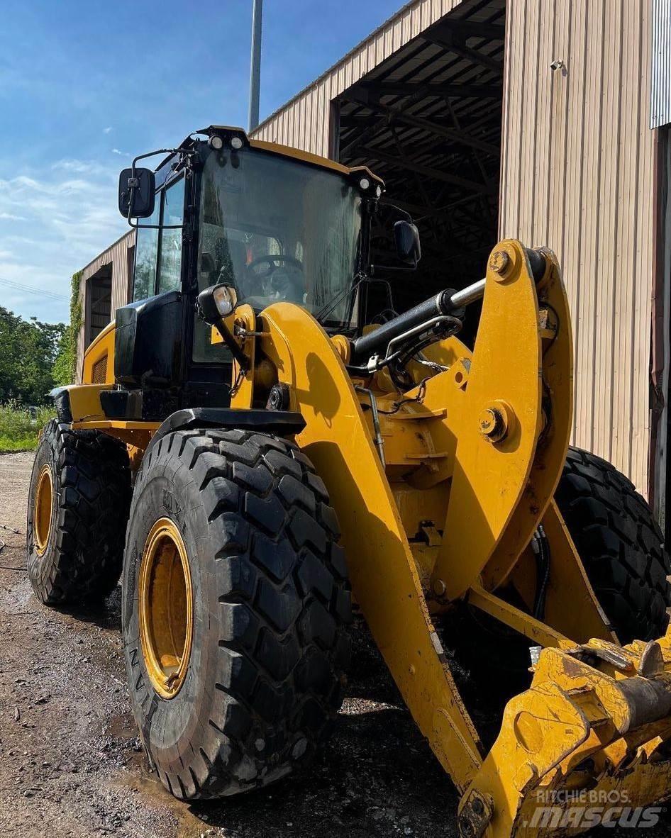 CAT 924K Kolesni nakladalci