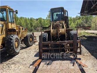 CAT 926E Kolesni nakladalci