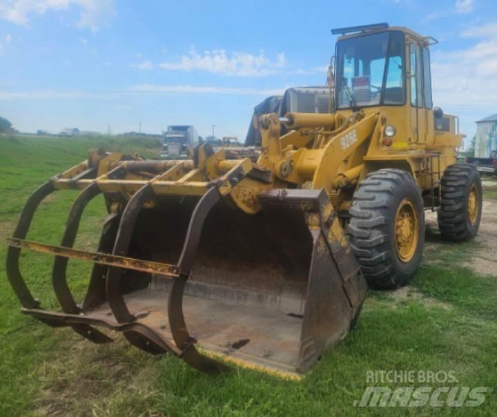 CAT 926E Kolesni nakladalci