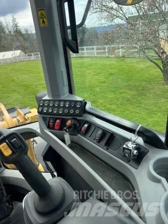 CAT 926M Kolesni nakladalci