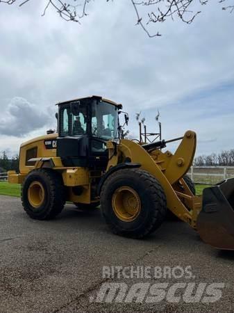 CAT 926M Kolesni nakladalci