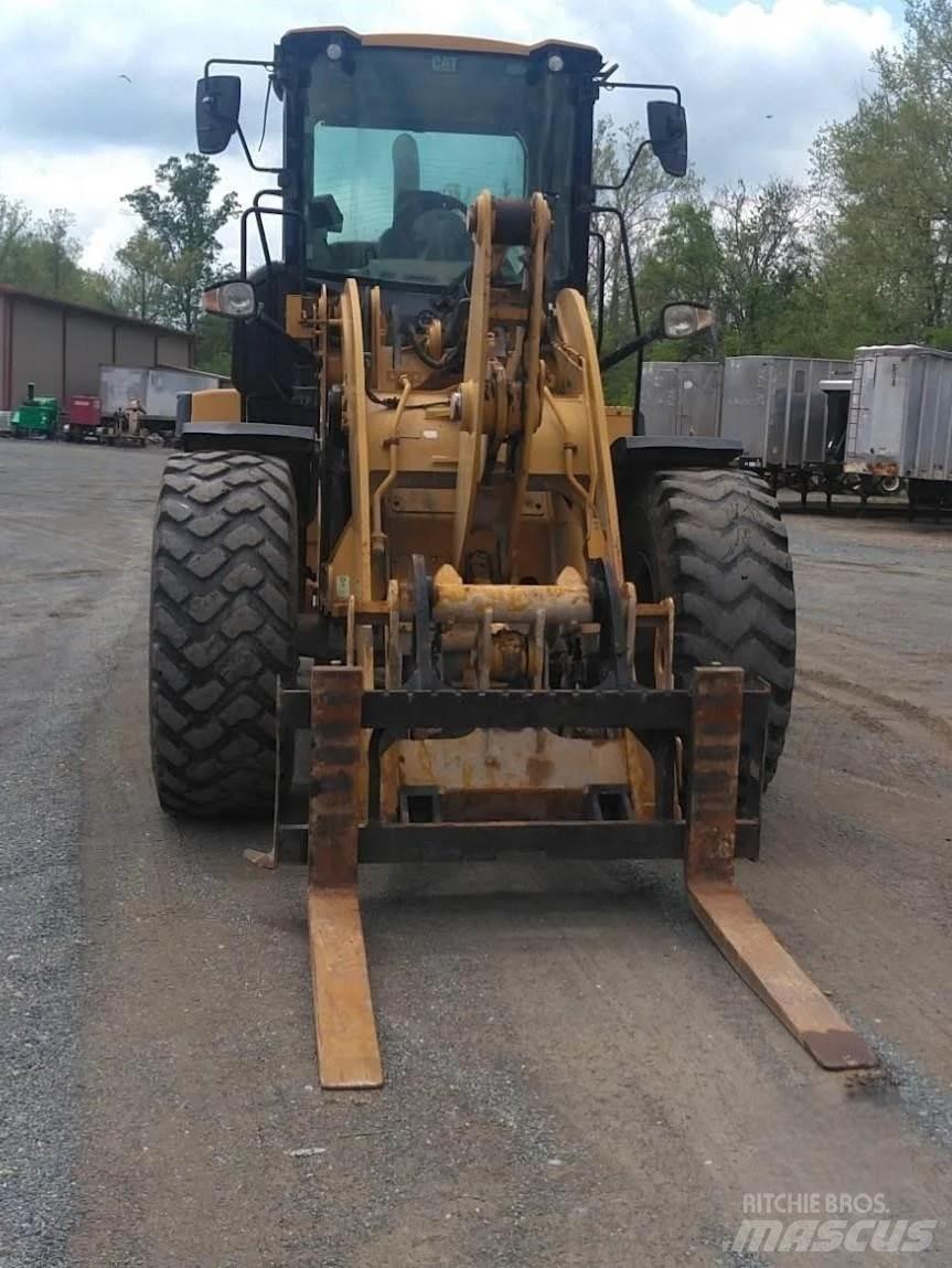 CAT 926M Kolesni nakladalci