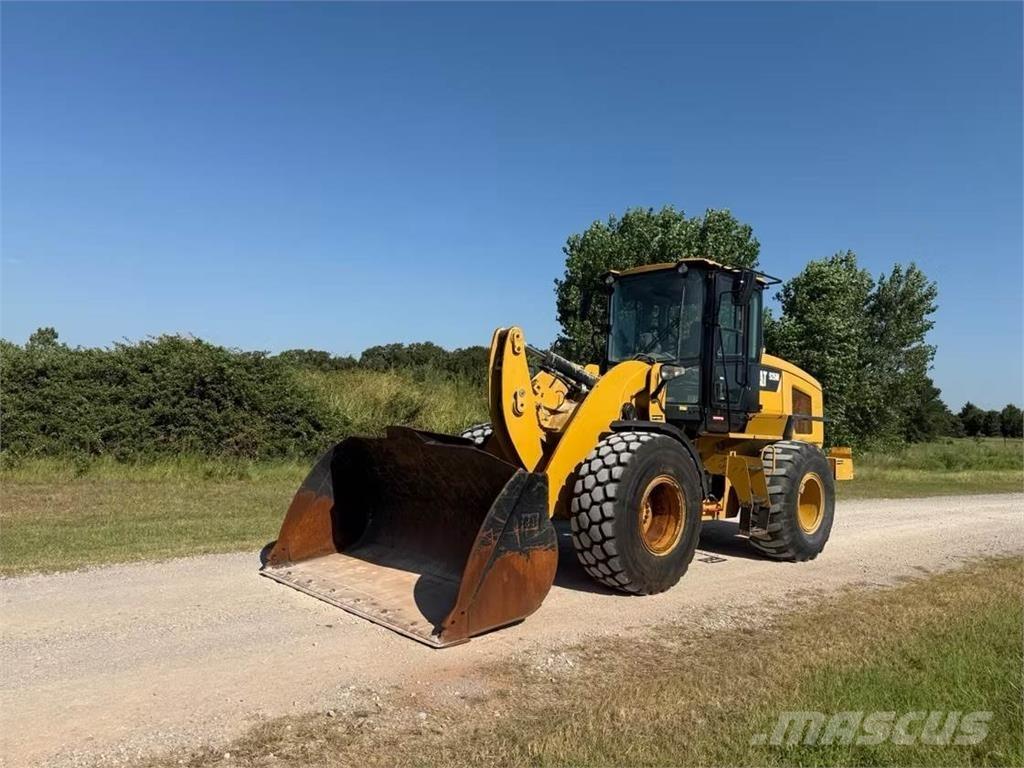 CAT 926M Kolesni nakladalci