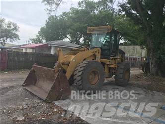 CAT 928G Kolesni nakladalci