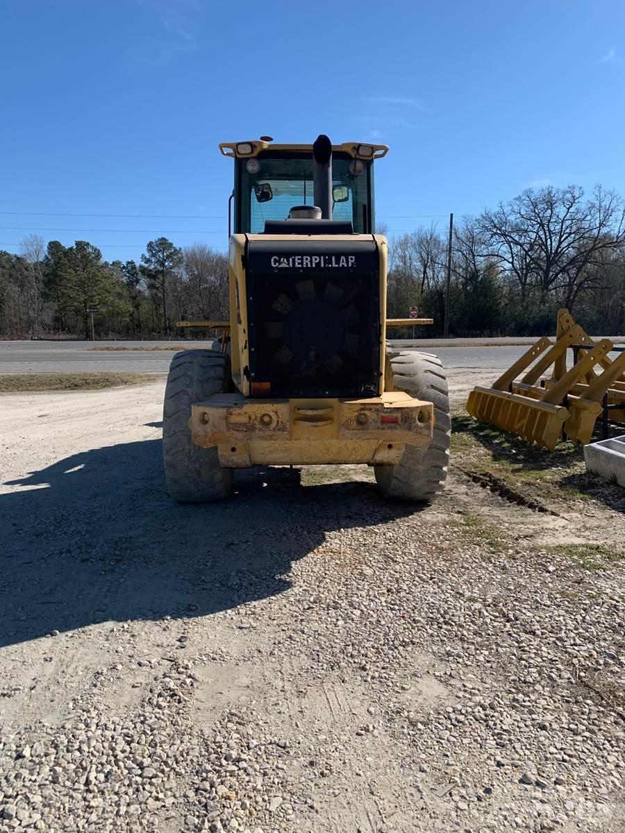 CAT 928G Kolesni nakladalci