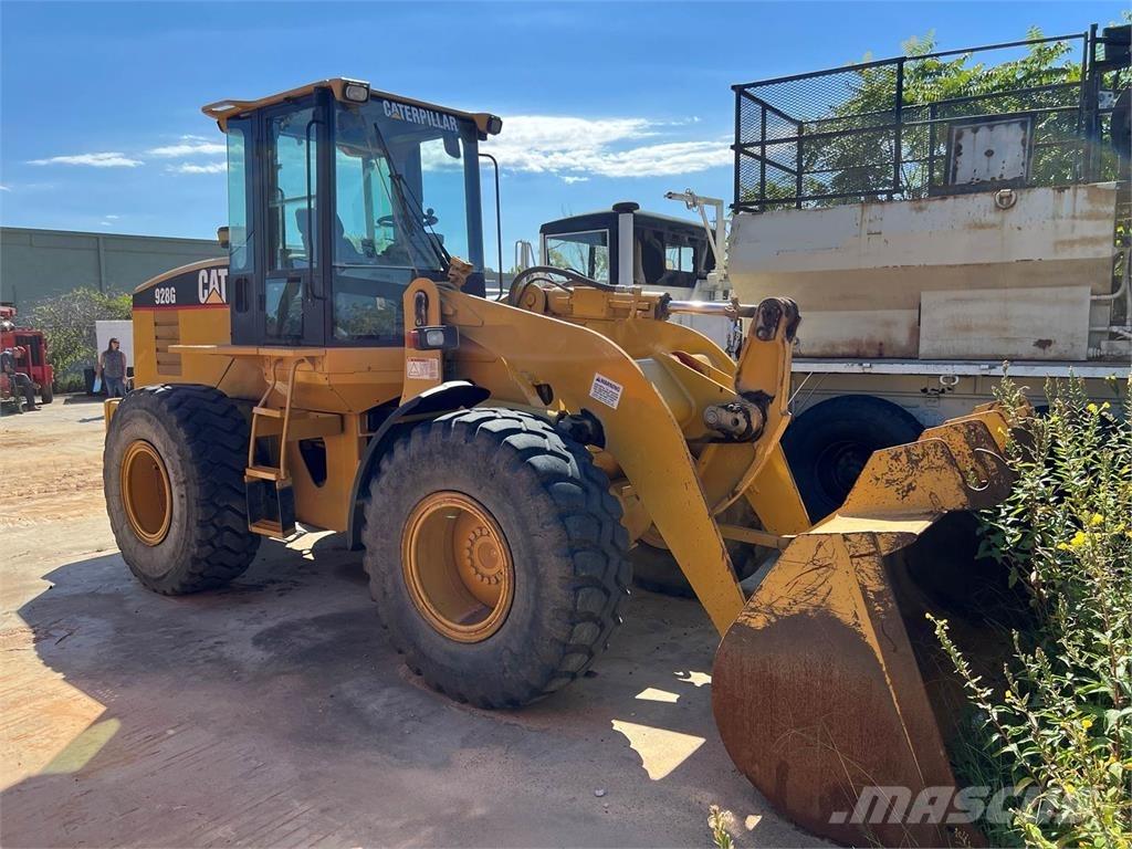 CAT 928G Kolesni nakladalci