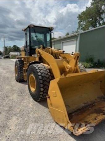 CAT 928HZ Kolesni nakladalci