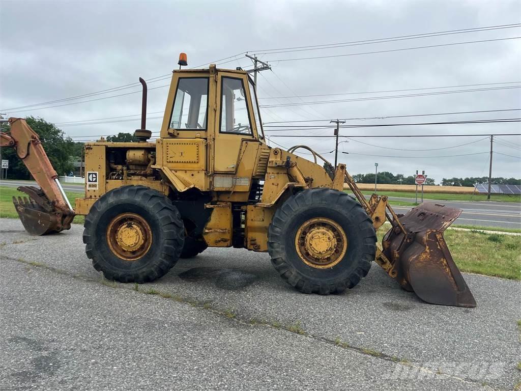 CAT 930 Kolesni nakladalci