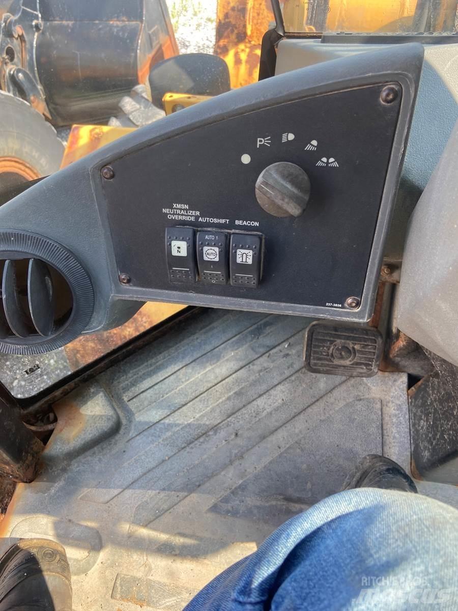 CAT 930G Kolesni nakladalci