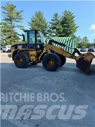 CAT 930G Kolesni nakladalci