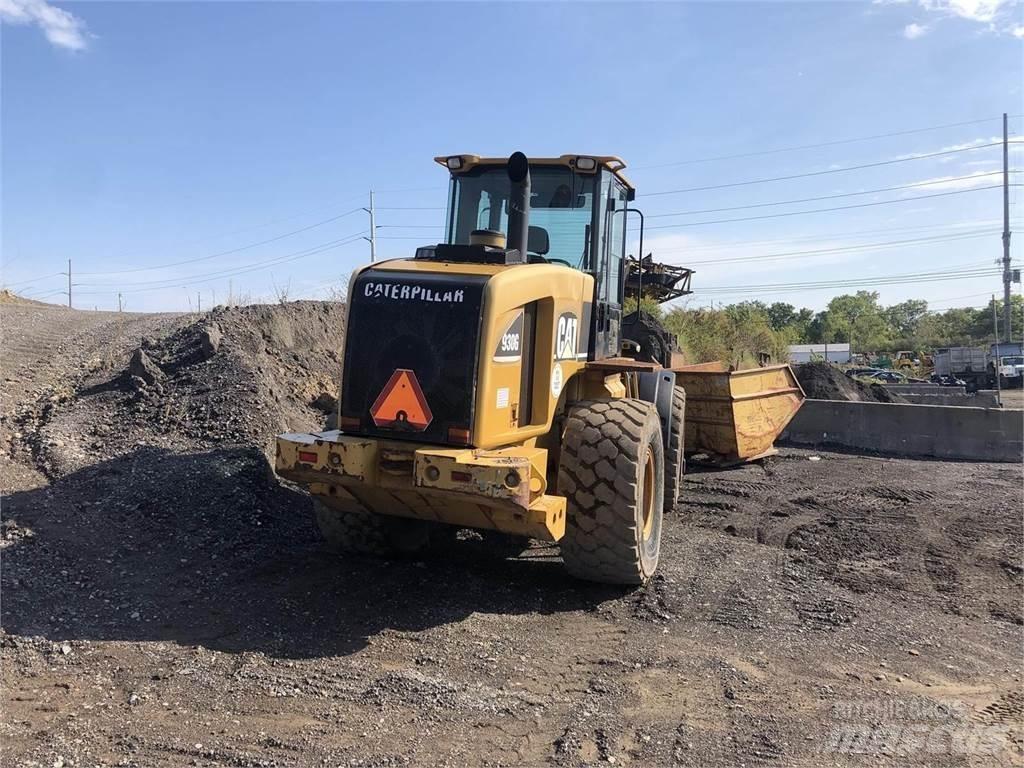CAT 930G Kolesni nakladalci