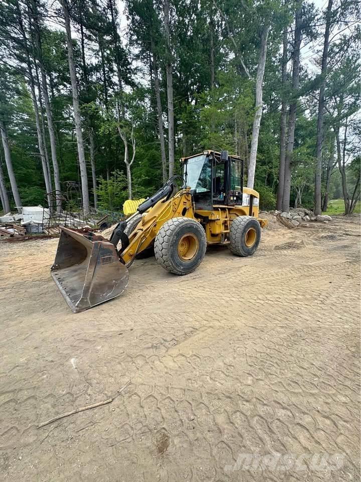 CAT 930G Kolesni nakladalci