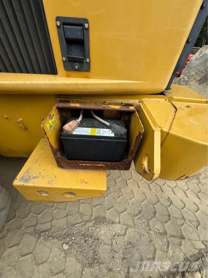 CAT 930G Kolesni nakladalci