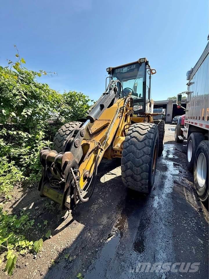 CAT 930G Kolesni nakladalci