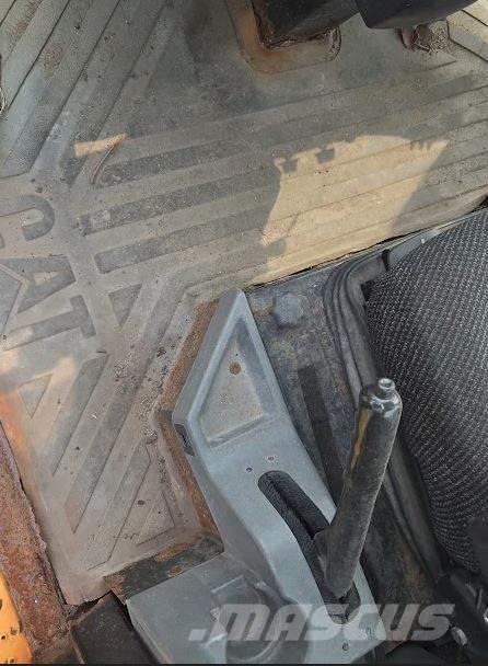 CAT 930G Kolesni nakladalci