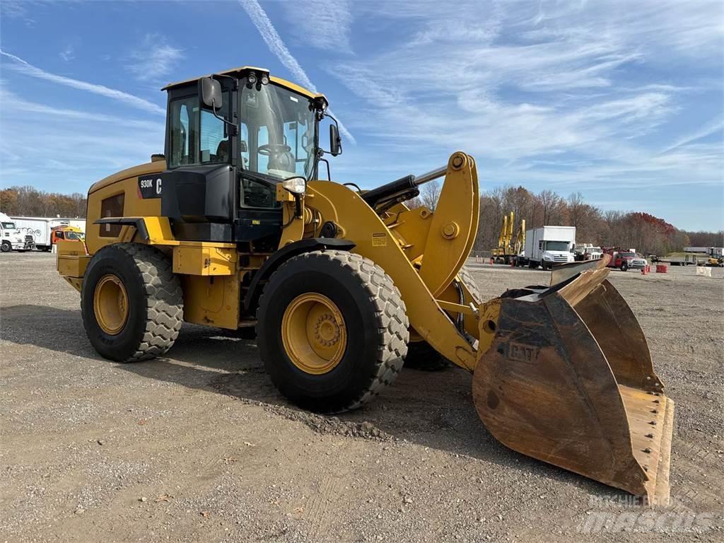 CAT 930K Kolesni nakladalci