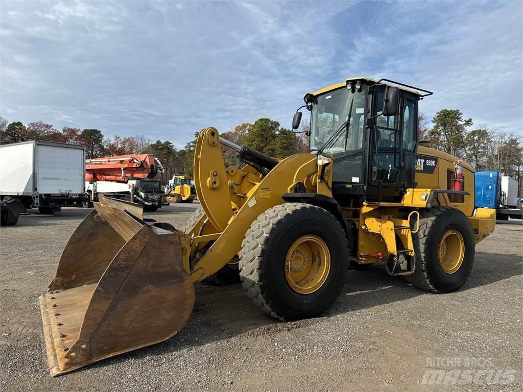 CAT 930K Kolesni nakladalci
