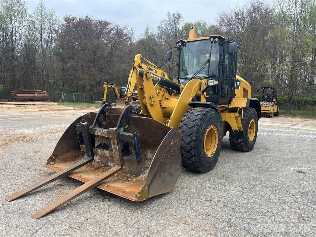 CAT 930K Kolesni nakladalci