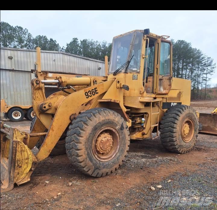 CAT 936E Kolesni nakladalci