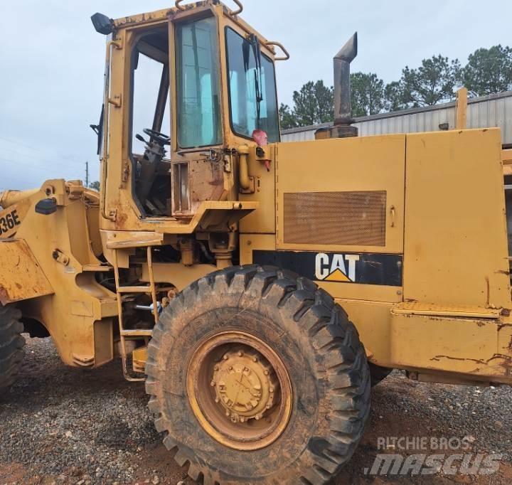 CAT 936E Kolesni nakladalci