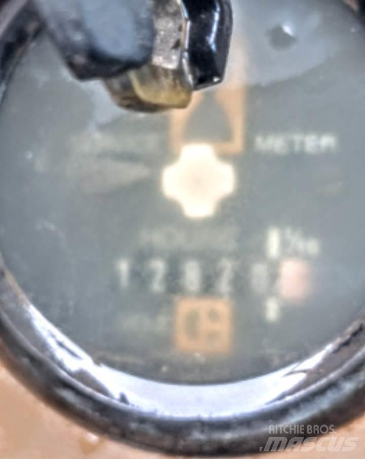 CAT 936E Kolesni nakladalci