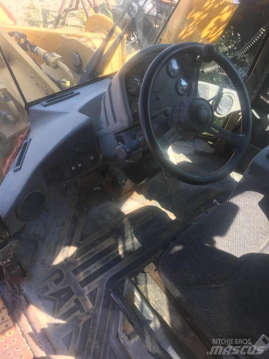 CAT 938G Kolesni nakladalci