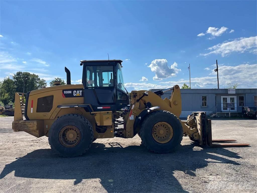 CAT 938M Kolesni nakladalci