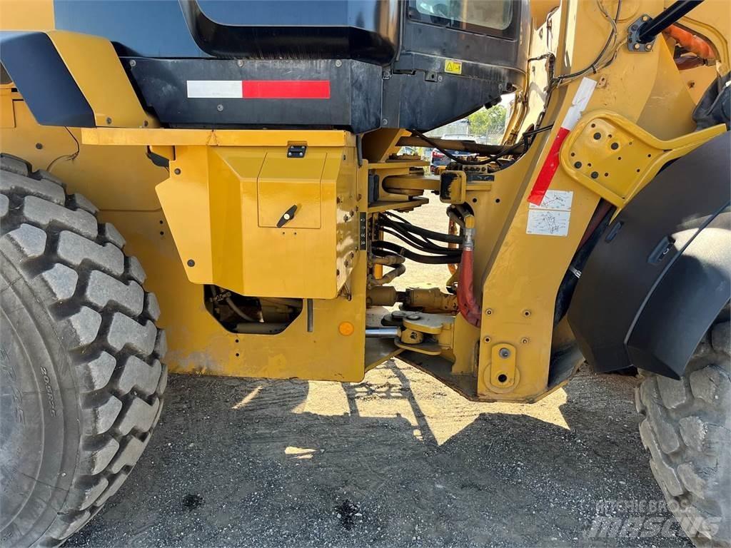 CAT 938M Kolesni nakladalci