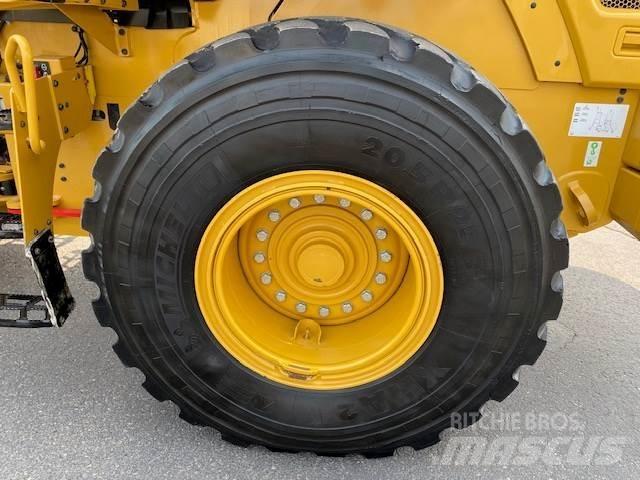 CAT 938M Kolesni nakladalci