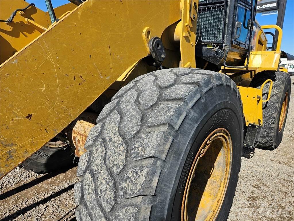 CAT 938M Kolesni nakladalci
