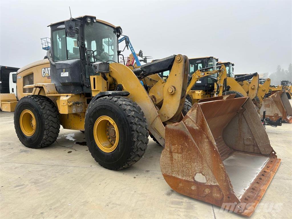 CAT 938M Kolesni nakladalci