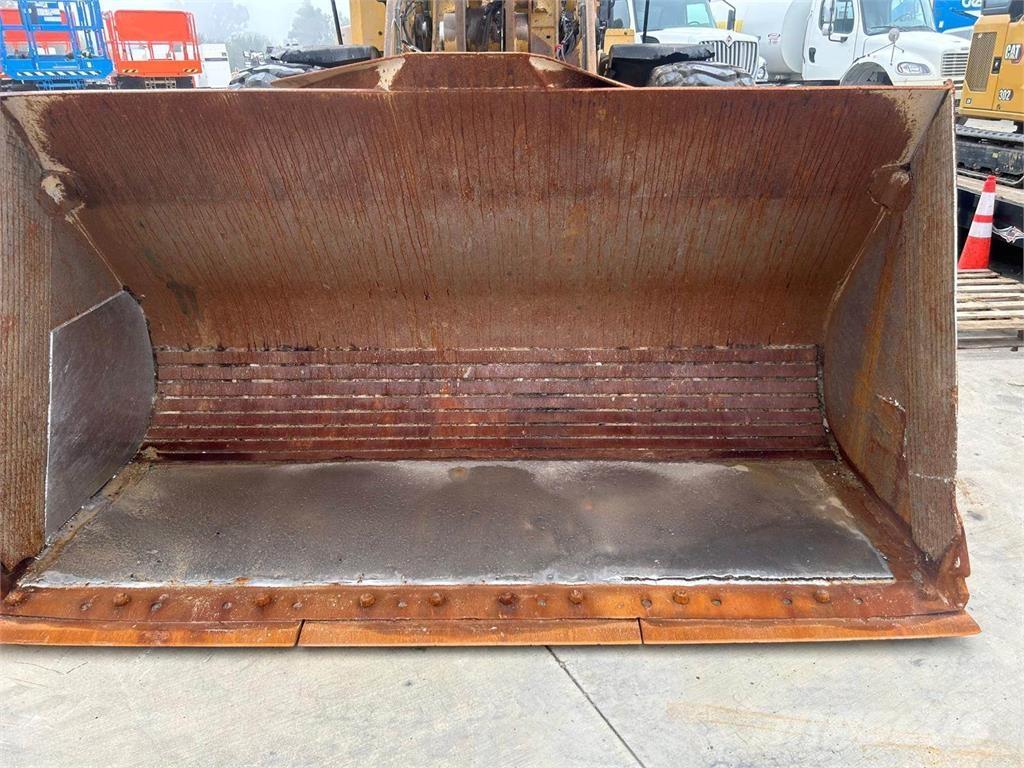 CAT 938M Kolesni nakladalci