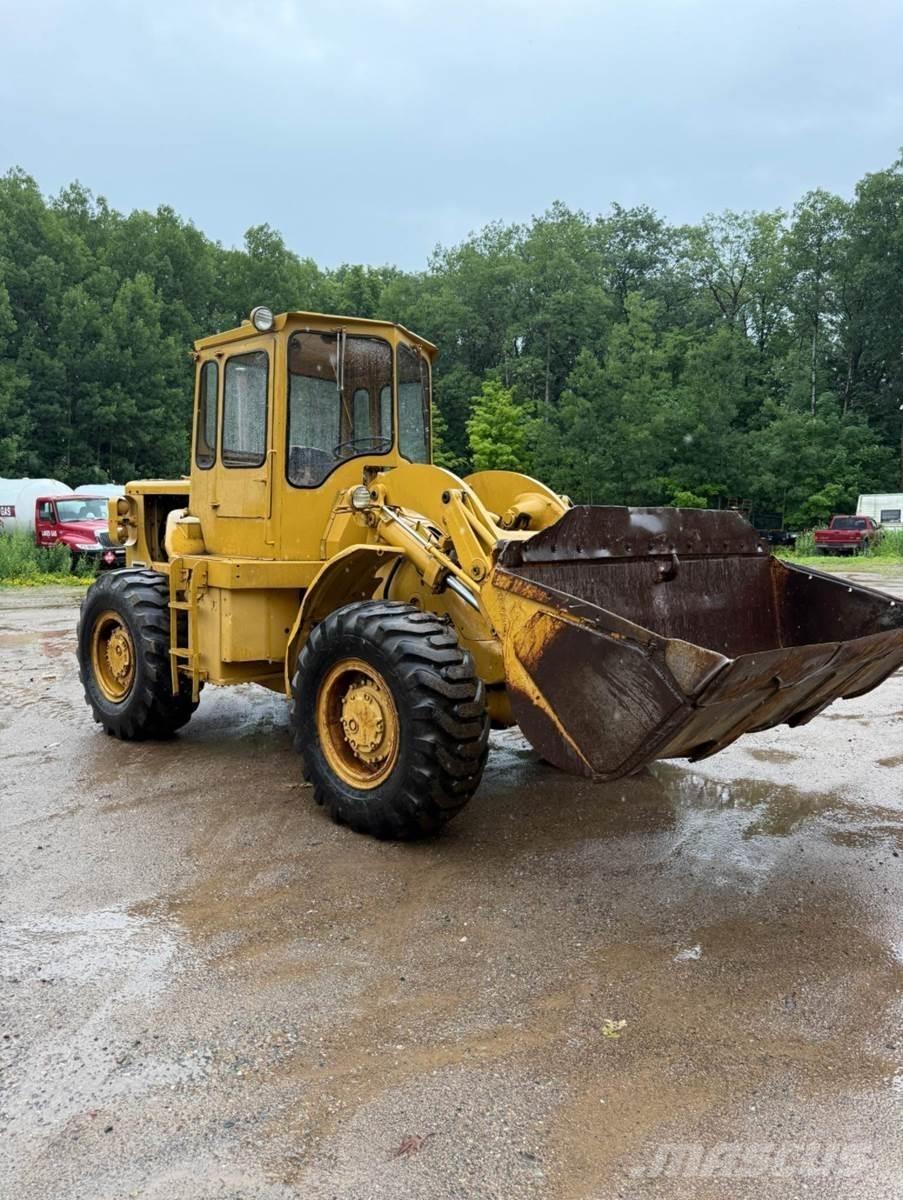 CAT 950 Kolesni nakladalci