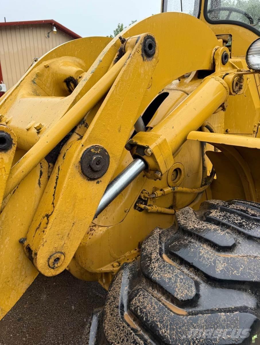 CAT 950 Kolesni nakladalci