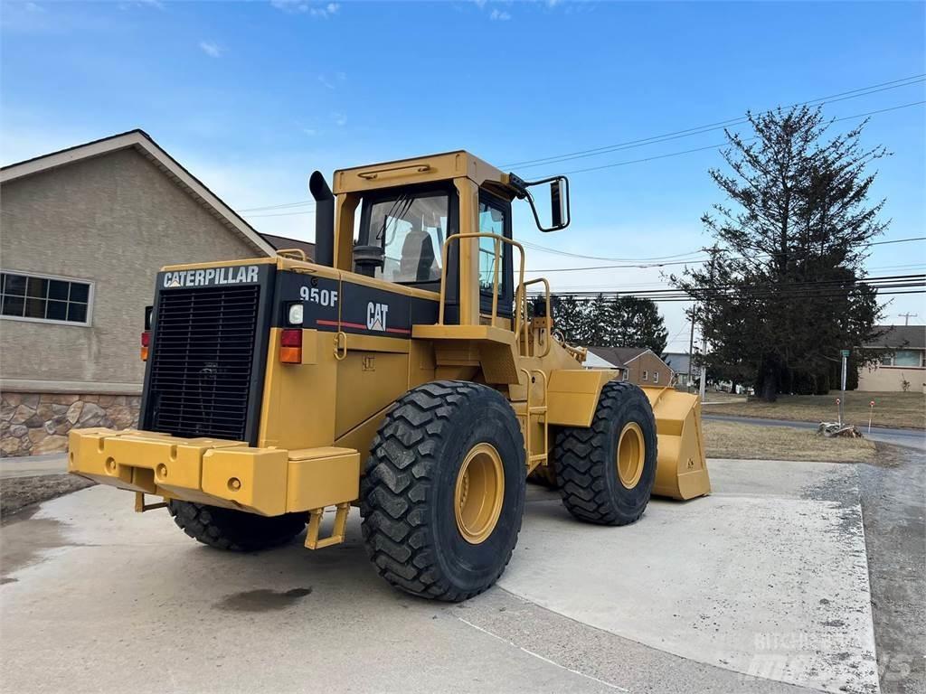 CAT 950F Kolesni nakladalci